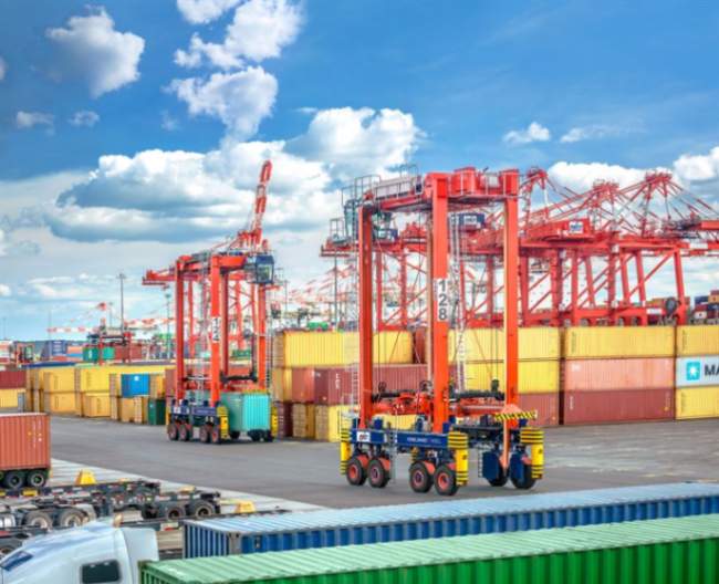 Port Newark Container Terminal orders 20 hybrid straddle carriers from Konecranes